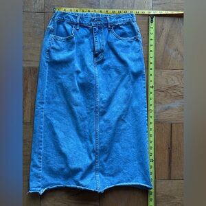 Denim maxi skirt partially-elastic waist - Size Medium